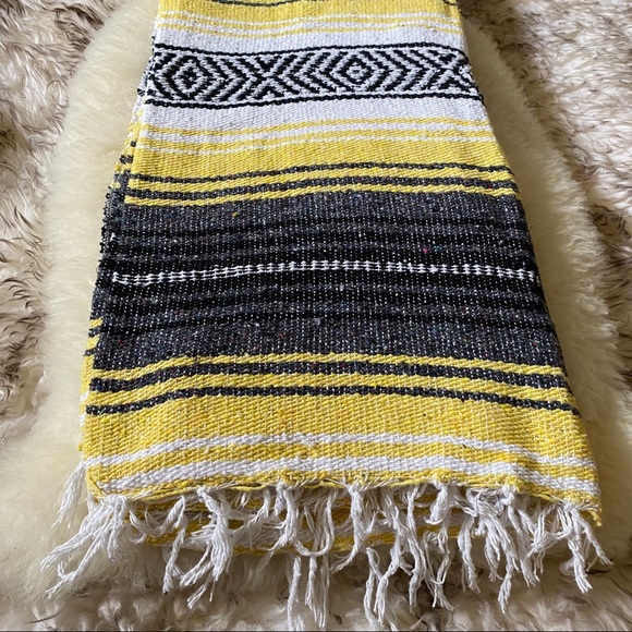 New!! 🇲🇽 Mexican Blankets🇲🇽 - Picture 2 of 4